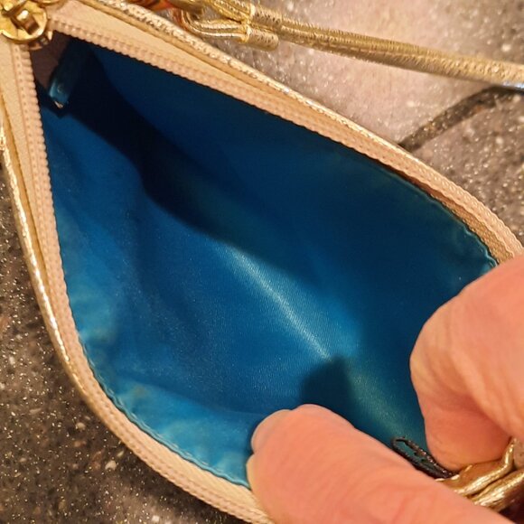 Excellent Condition Coach Signature Poppy Wristlet - Picture 2 of 6